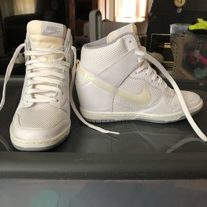 Nike Womens Wedge sneakers